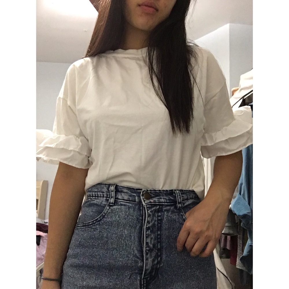 ruffled sleeves white top